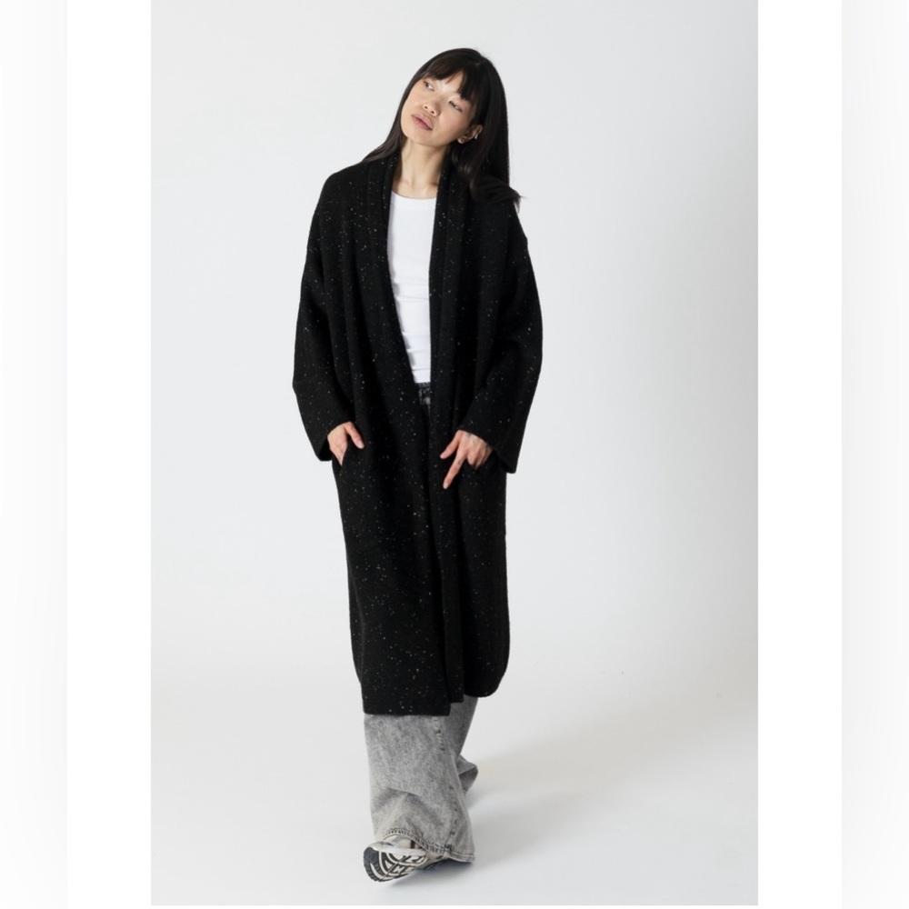 Lyla and Luxe Coatagin in Black Fleck